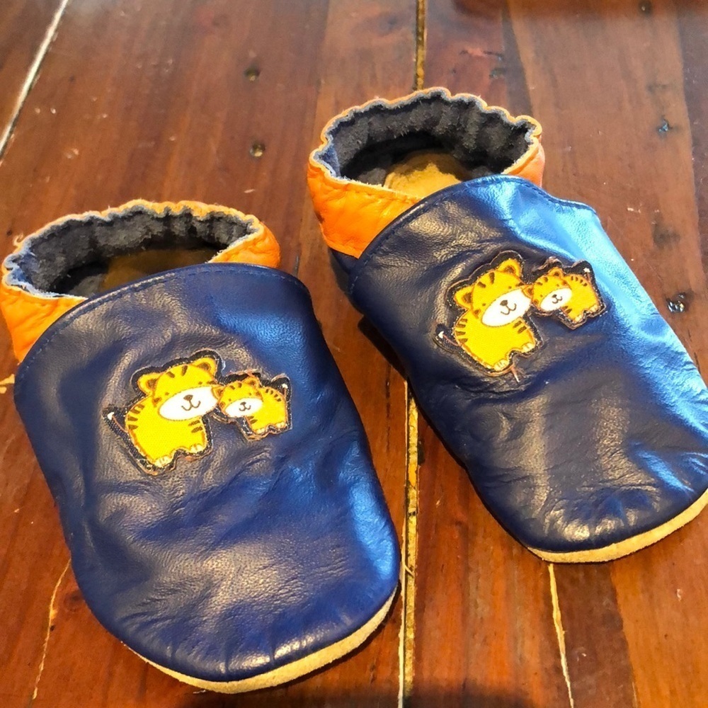 Fisher price leather kids booties. EUC!